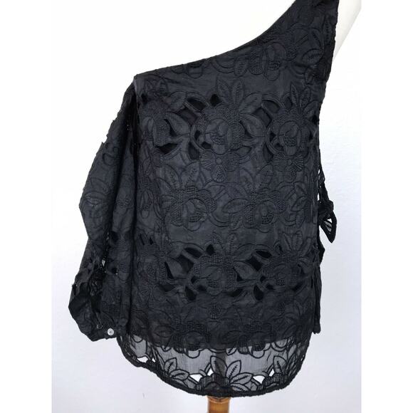 Line & Dot One Shoulder Floral Laser Cut Top - Picture 11 of 11